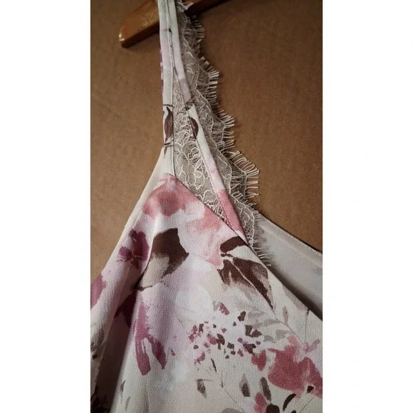 Express Women's Camisole Tank XL NWT Lace Trim Strap Layering Top Floral Pink - Picture 4 of 7